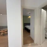 Apartamento Iria 1 & 2 *