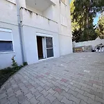 Apartamento Iria 1 & 2 *