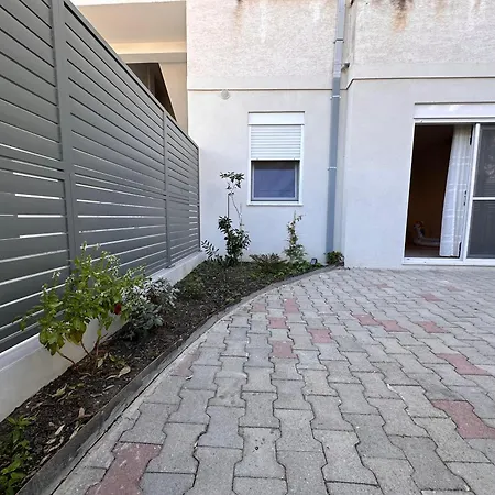 Appartement Iria 1 & 2 *