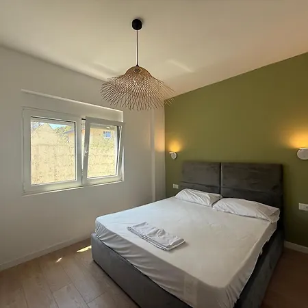 Iria 1 & 2 Appartement Golem (Tirana)