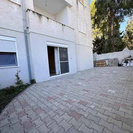 Appartement Iria 1 & 2 *