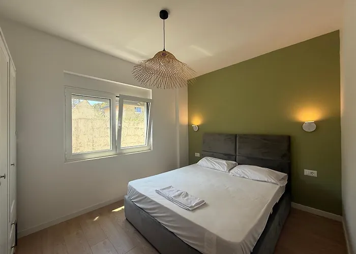 Iria 1 & 2 Apartament Golem (Tirana)